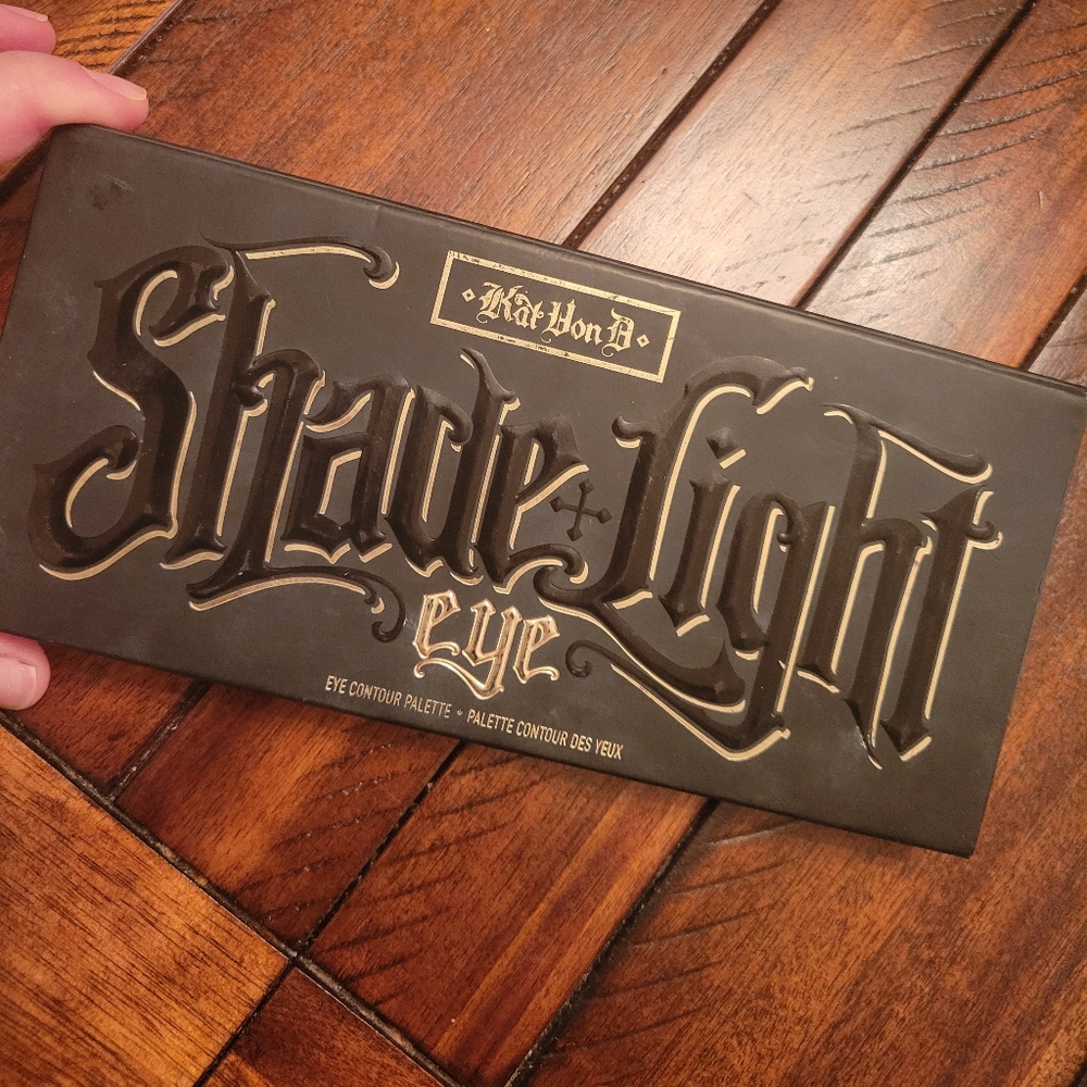 Kat Von D Shade and Light Eye palette